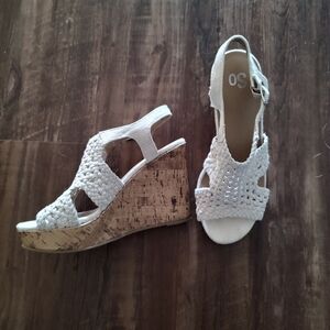 SO Taffy Chunky Cork Heel and Crochet Creme Sandals Size 6.5, 4" heel